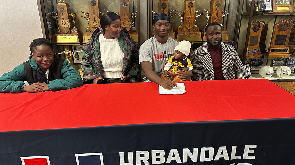 Ramazani Signs with Wyoming